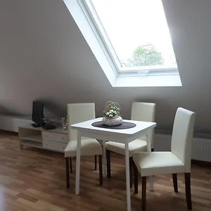 Flughafenapartement Sky View Apartment