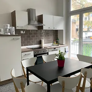 3* מלון Hampton By Hilton Centre